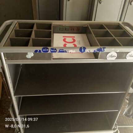 chariot d'étage pour hôtel robuste et maniable